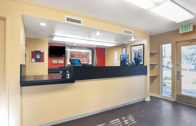 Furnished Studio-San Diego - Sorrento Mesa