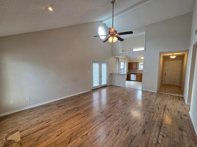 Photo - 2113 Wilderness Path