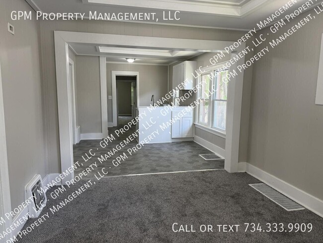 385 Central Ave