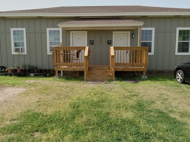 Photo - 1613 Harry St Unidad # A