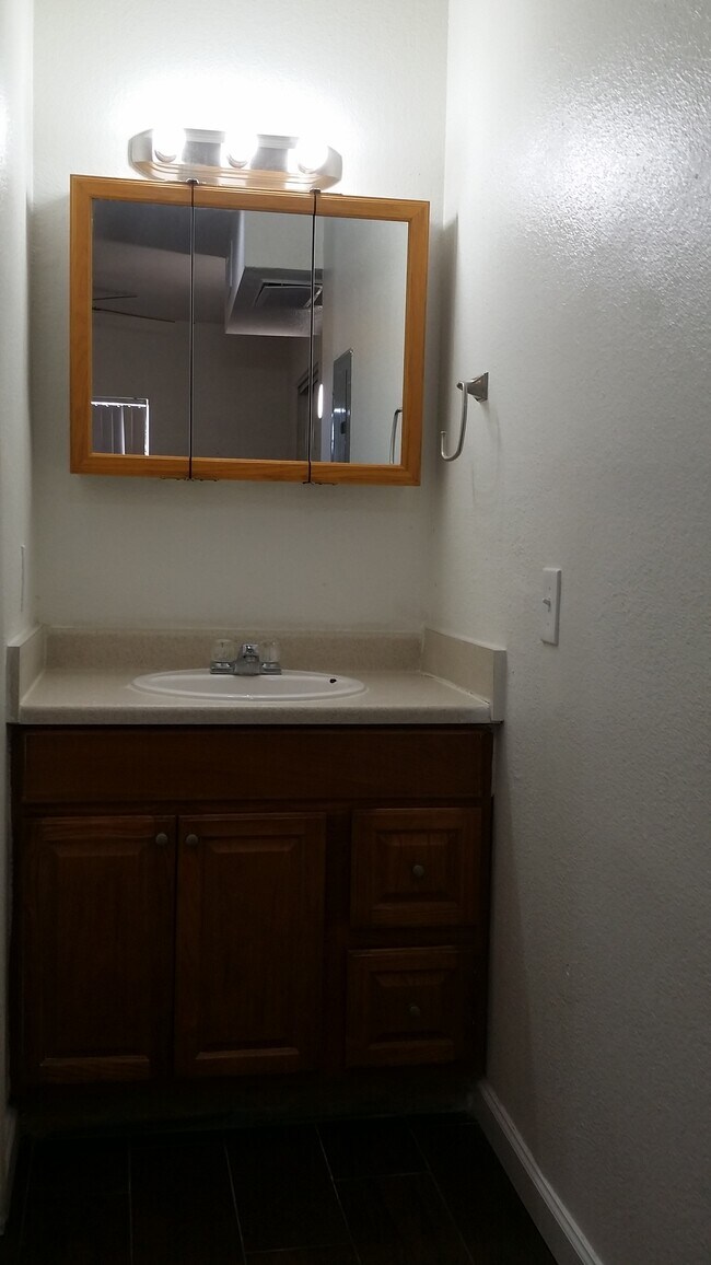 Photo - Desert Palms Apartments