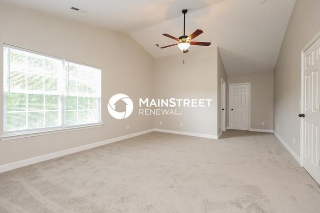 Photo - 3 Bedroom Pet-Friendly Home in HERMITAGE, TN with Main Street Renewal