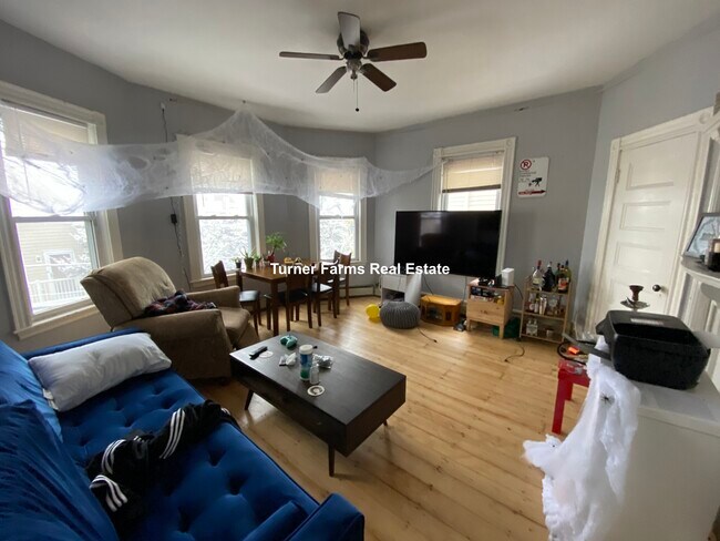 Building Photo - 36 Cherokee St Unit 3