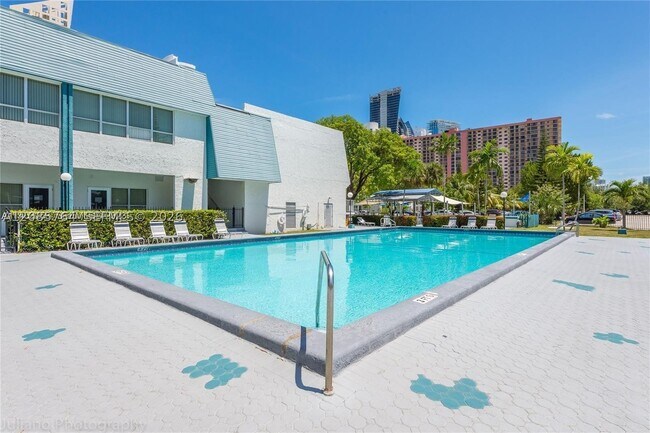 Photo - 17570 Atlantic Blvd Unit 118