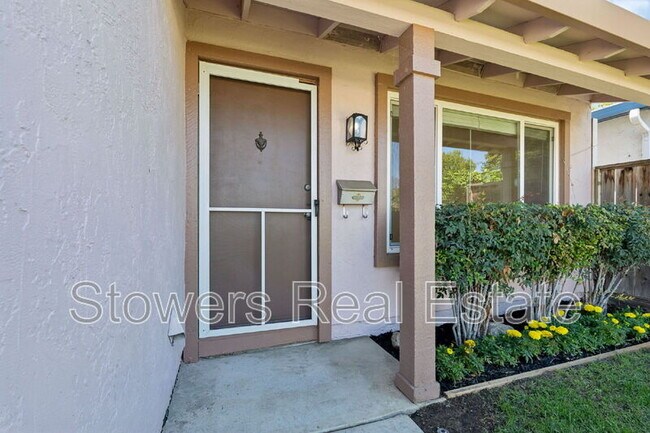 2535 Heatherlark Cir
