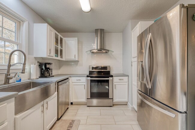 Photo - 123 McCollum St