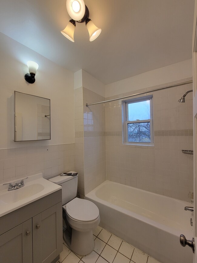 Photo - 1462 Olden Ave Unit 2