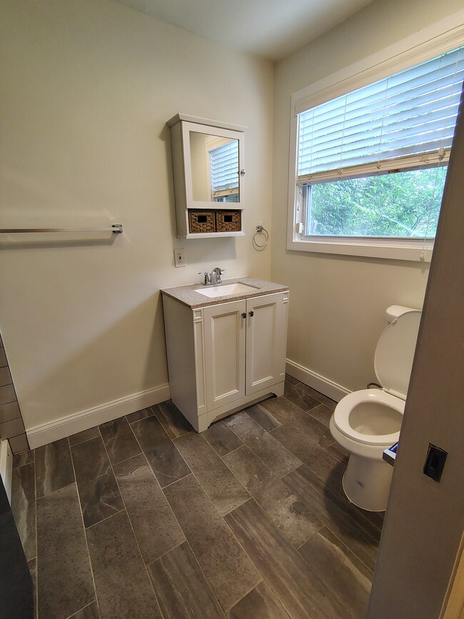 Photo - 3819 Inglewood Cir N