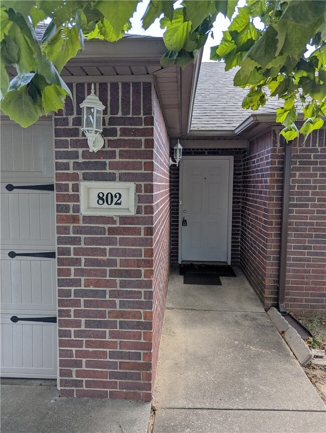Photo - 802 Ash Ct