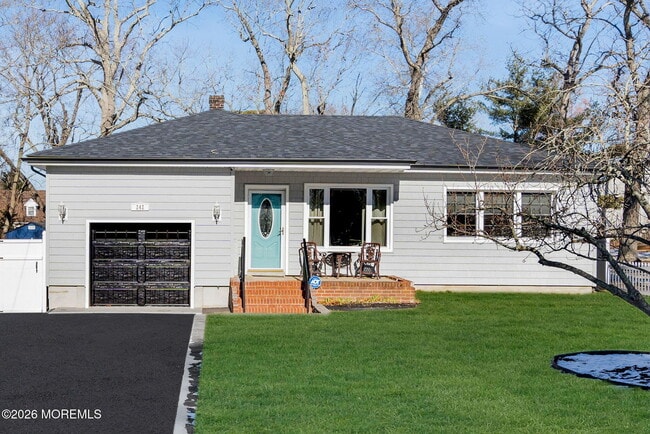 Building Photo - 242 Pennsylvania Ave