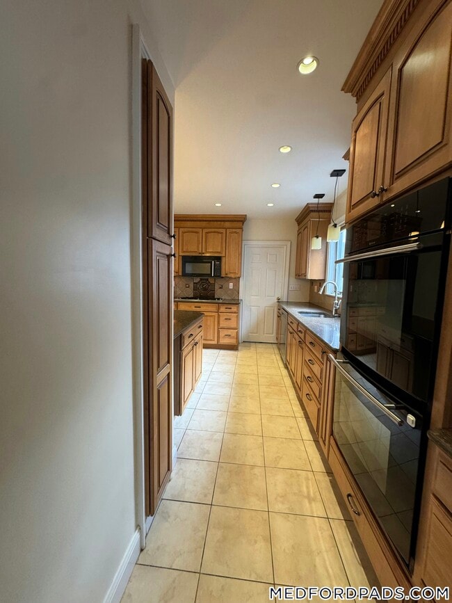 Photo - 881 Fellsway Unit 1