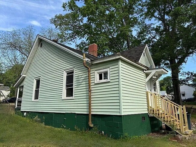 Photo - 200 F St
