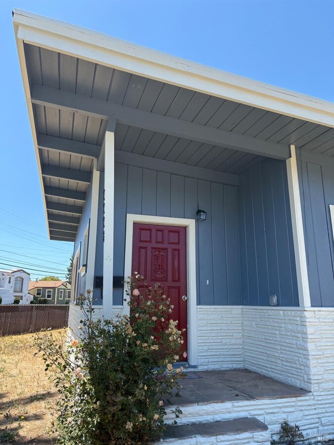 Photo - 2228 Georgia St