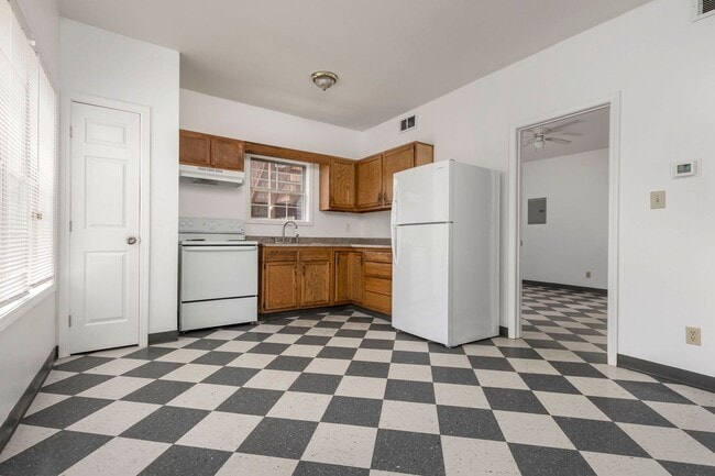 Photo - 705 M St Unidad #1