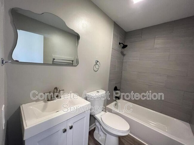 Photo - 10005 Merrillville Rd