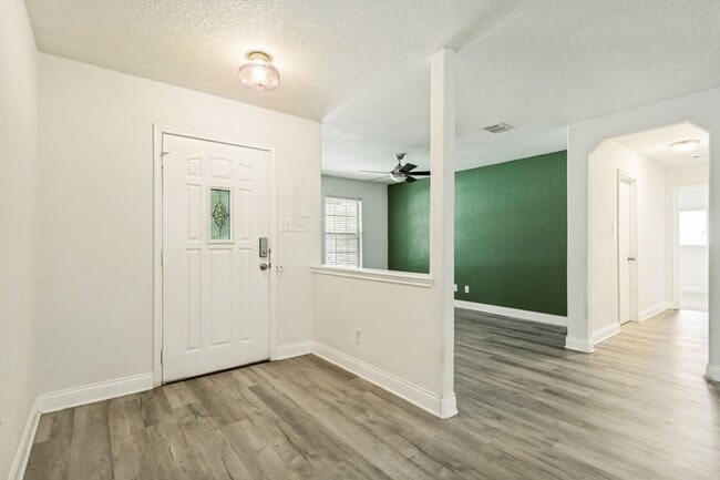 Photo - BEAUTIFUL SINGLE STORY HOME IN RETAMA SPRINGS