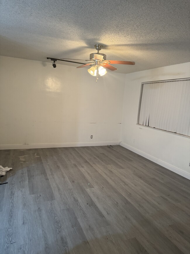 Photo - 5401 SW 40th Ave Unit Duplex Apartment West