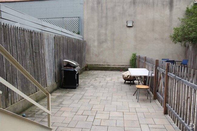Building Photo - 308 Monroe St Unit 1L Rental