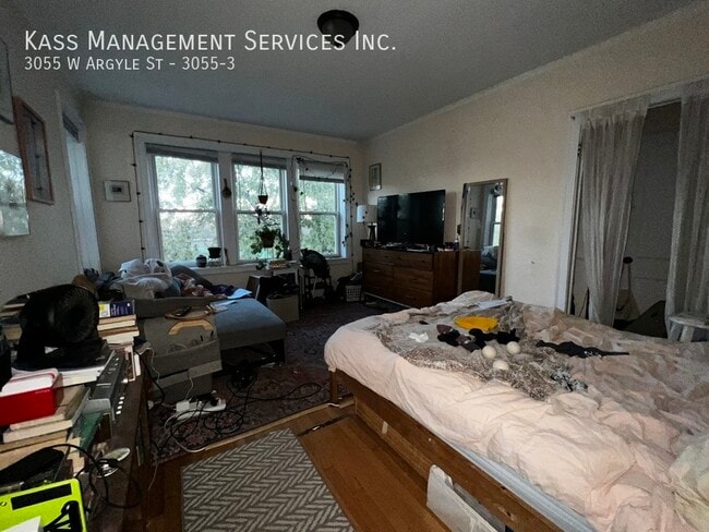 Photo - 3055 W Argyle St Apartamento Unidad 3055-3