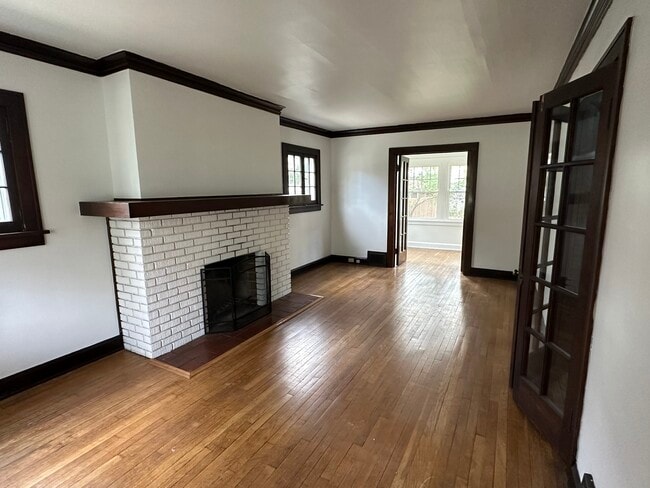 Photo - 1634 Chesterland Ave