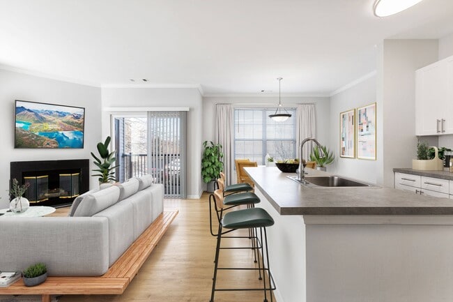 Photo - The Mercer at Lawrence Station