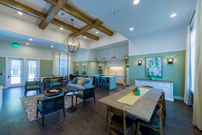 Macie Creek Apartments Lounge Area
