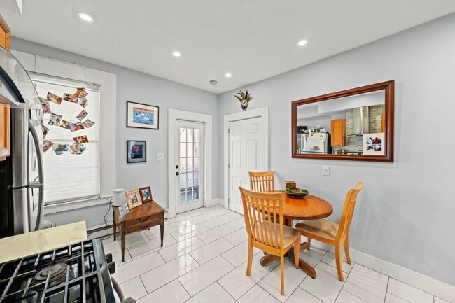 Photo - 150 Bremen St Unit 1