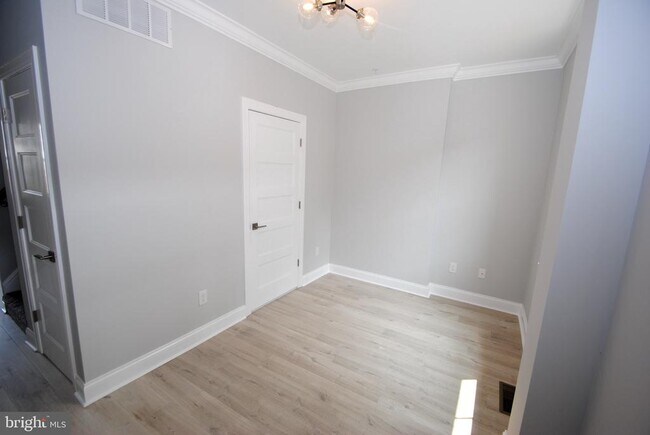 Photo - 23 E Union St
