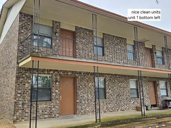 102 E Avenue A