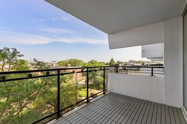 Building Photo - 54 Babcock St Unit 57 Rental