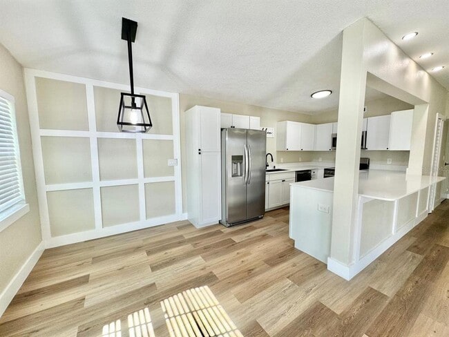 Photo - 3338 Ontario Ave