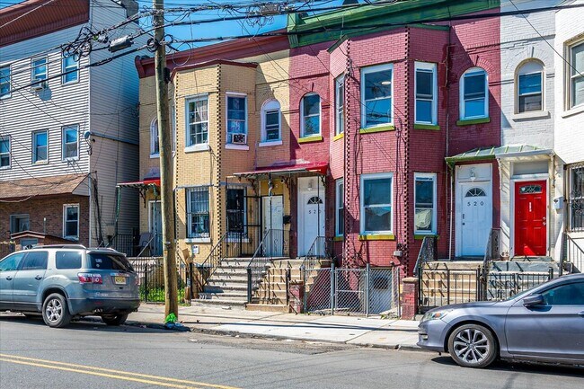 Photo - 520 E Jersey St