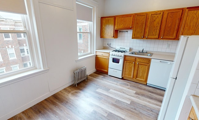 Photo - 9/1 No Fee! spacious studio w/updated eat in kitchen near B/C/D trains