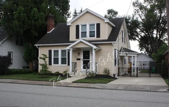 Building Photo - 262 F St Rental
