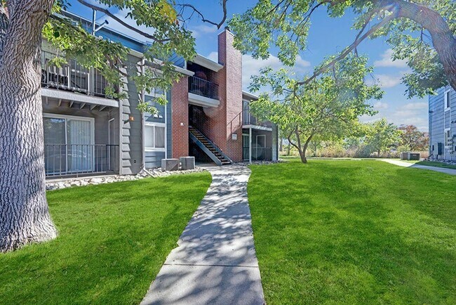 Photo - Summit Riverside Apartments