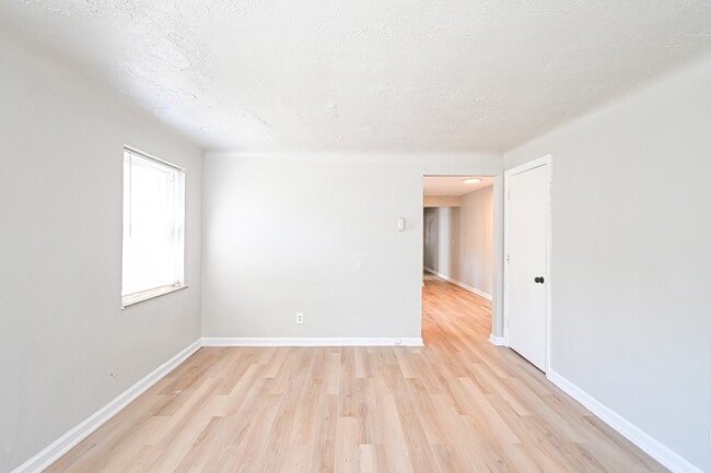7139 Eastlawn Dr Unit 4