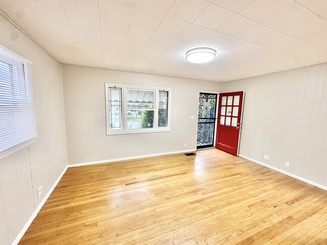 Photo - 1164 S 41st St