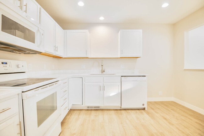 Cocina - 7704 S 25th St