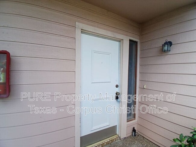 Photo - 5001 Middlecoff Cir