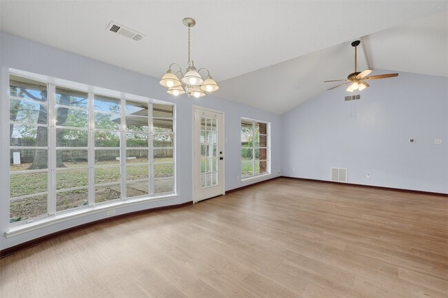 Photo - 7015 Pella Dr