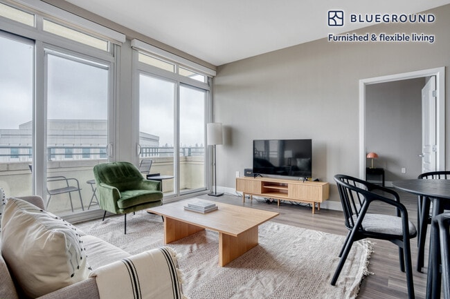 Photo - 2400 W El Camino Real Unidad FL10-ID1324