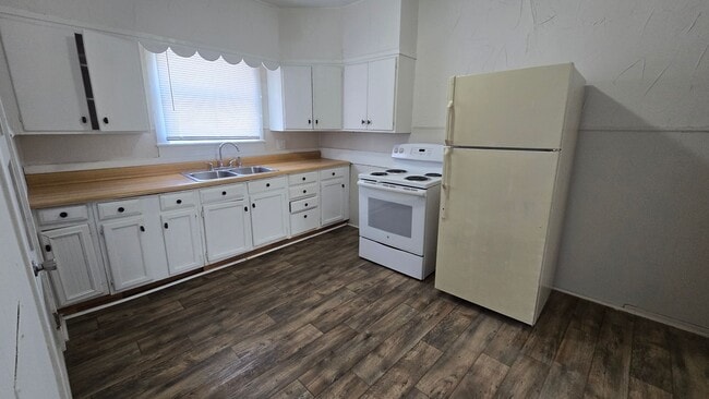 Photo - 3 Bed - 2 Bath Home, Muncie's North Side!