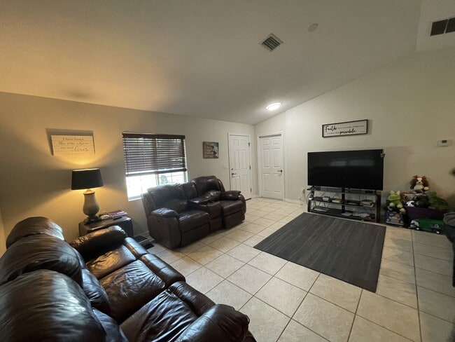 Photo - 1167 Urmey Ln