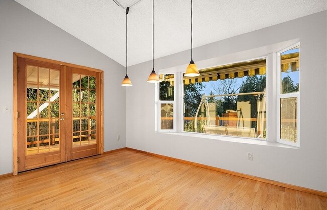 Photo - 4 Bed, 2.5 Bath Conveniently-located Single-family House Available for Rent!