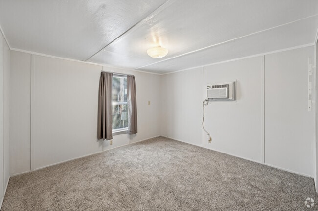 1BR, 1BA - 784SF - Primary Bedroom