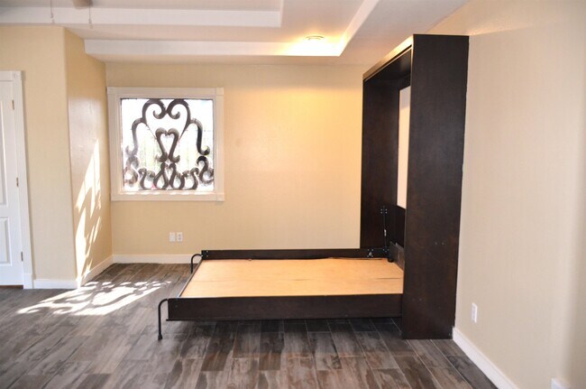 Photo - 308 E Olive St