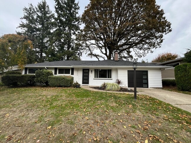 Building Photo - Charming Single-Level 3-Bedroom Home with ...