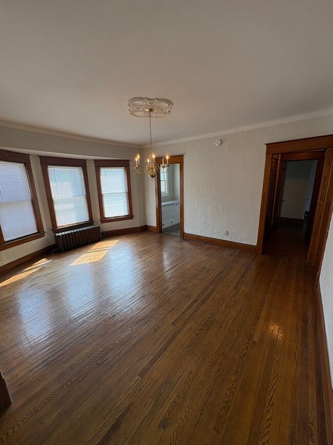 Photo - 2447/2449 Maplewood Ave Unit 2447 Maplewood Ave