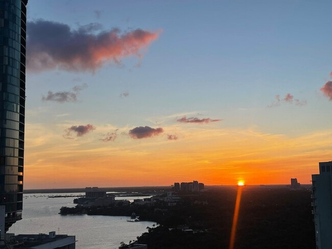 Building Photo - 2333 Brickell Ave Unit PH210