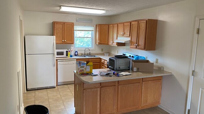 1282 N Main St Unit 3
